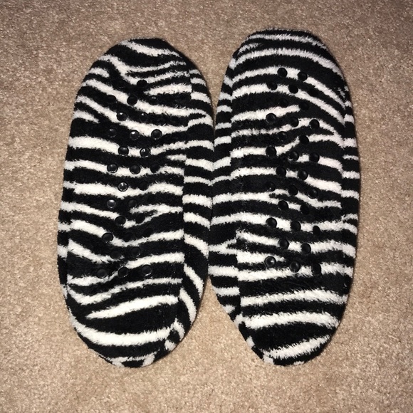 Women’s Slippers - Picture 3 of 3